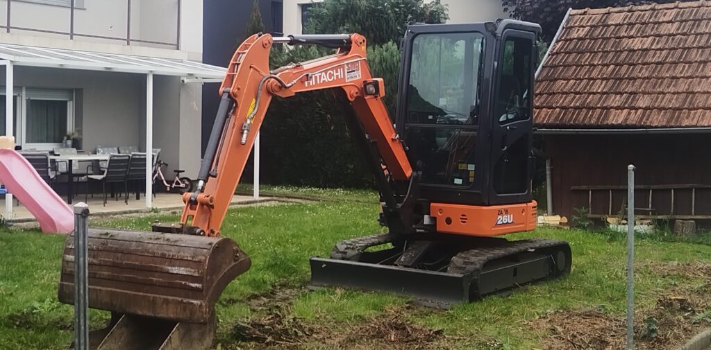 hitachi bager m niskogradnja i interijeri